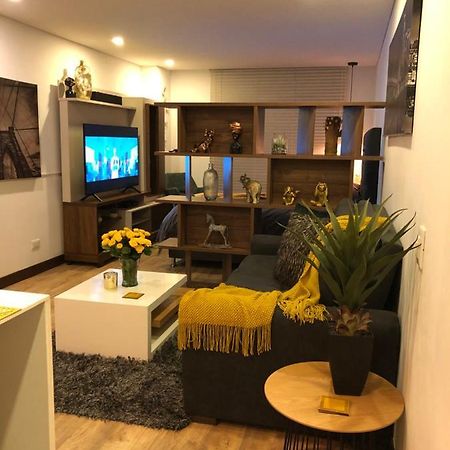 Apartaestudio Amoblado,Furnished Studio Apartment Wifi Gratuito Богота Екстериор снимка