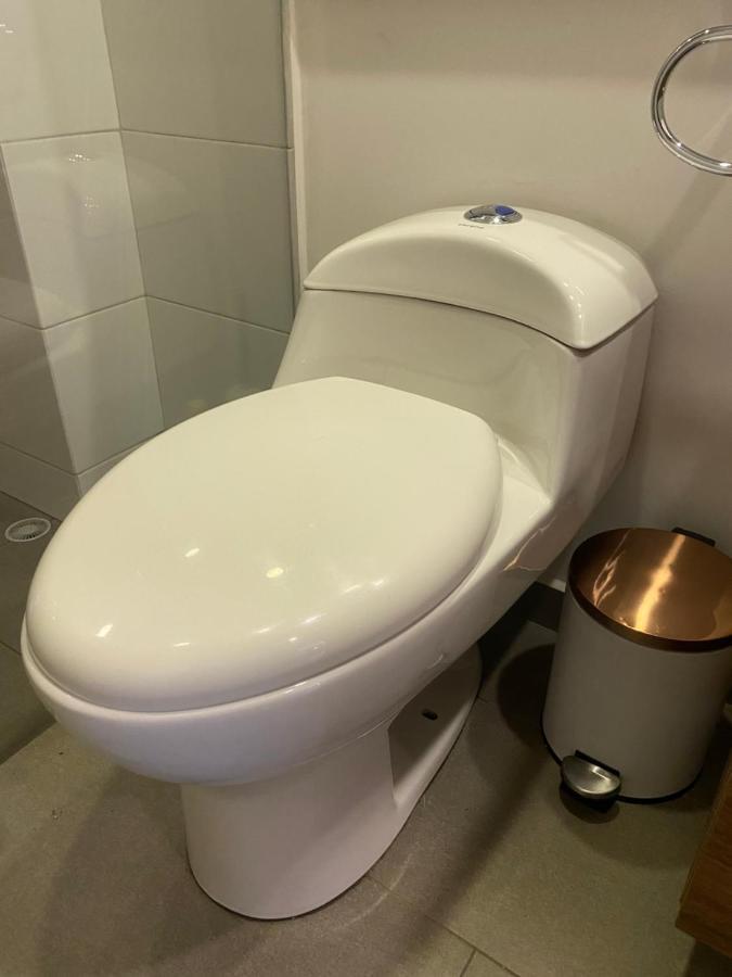 Apartaestudio Amoblado,Furnished Studio Apartment Wifi Gratuito Богота Екстериор снимка